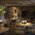 The Queen's Head Hotel 4*