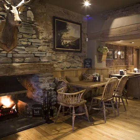 The Queen's Head Hotel 4*