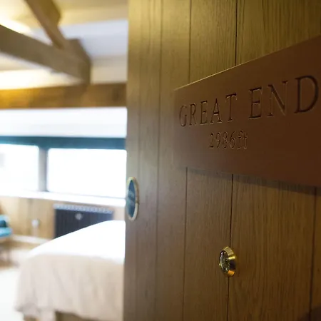 The Queen's Head Hotel 4*