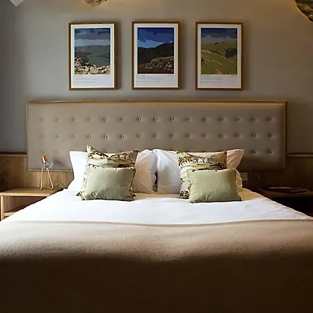 The Queen's Head 4*