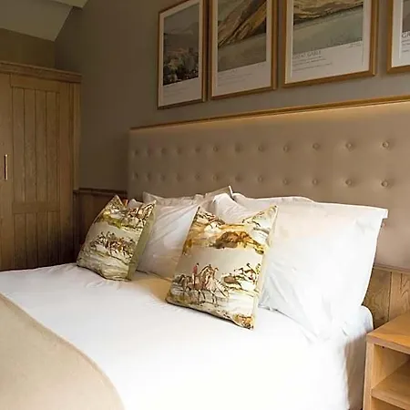 The Queen's Head מלון 4*