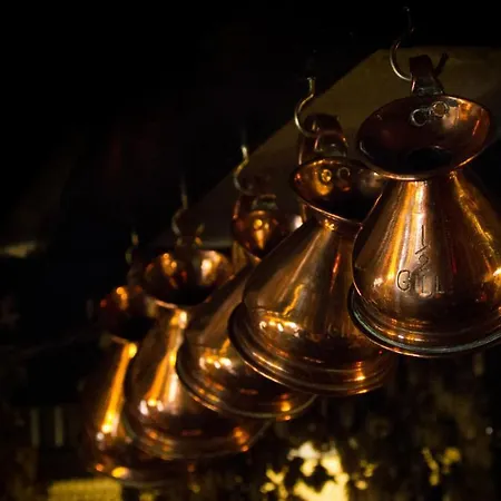 The Queen's Head Hotel