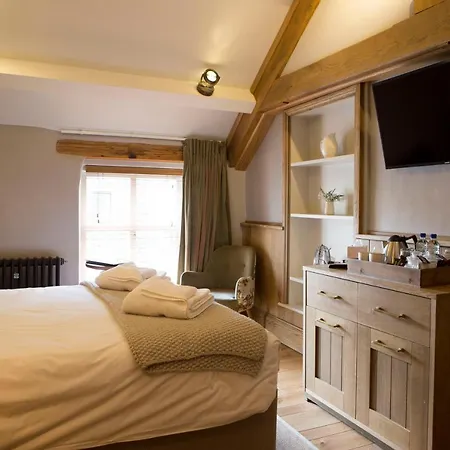 The Queen's Head Hotel
