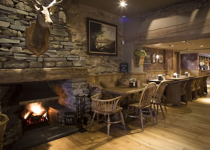 The Queen's Head Hotel 4*