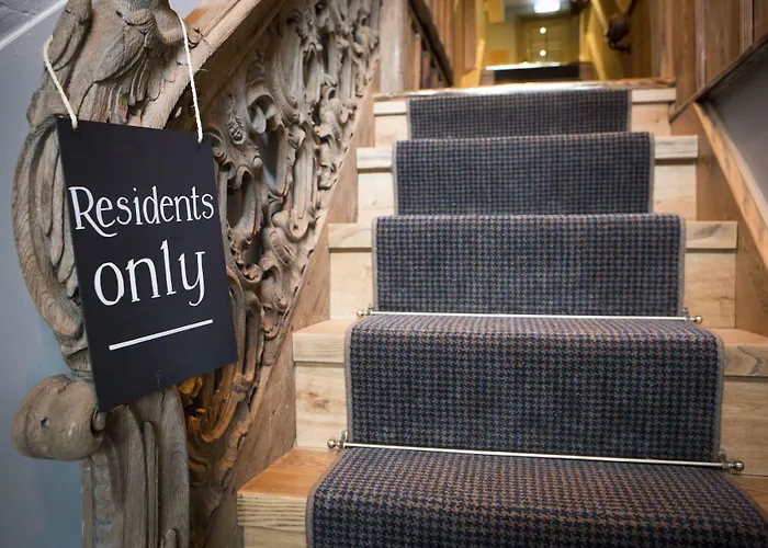 Hotel The Queen's Head 4*