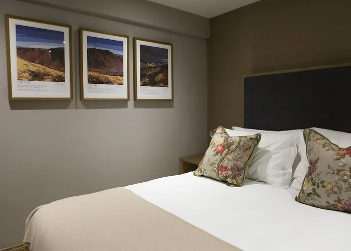The Queen's Head Hotel 4*