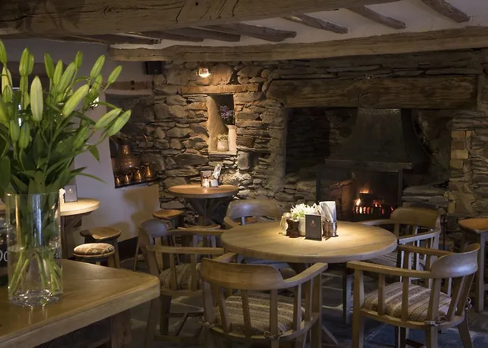 The Queen's Head Hotel 4*