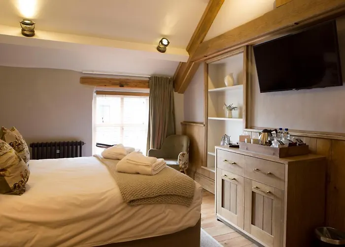 The Queen's Head Hotel