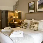 The Queen's Head Hotel