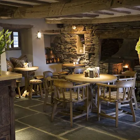 The Queen's Head 4*
